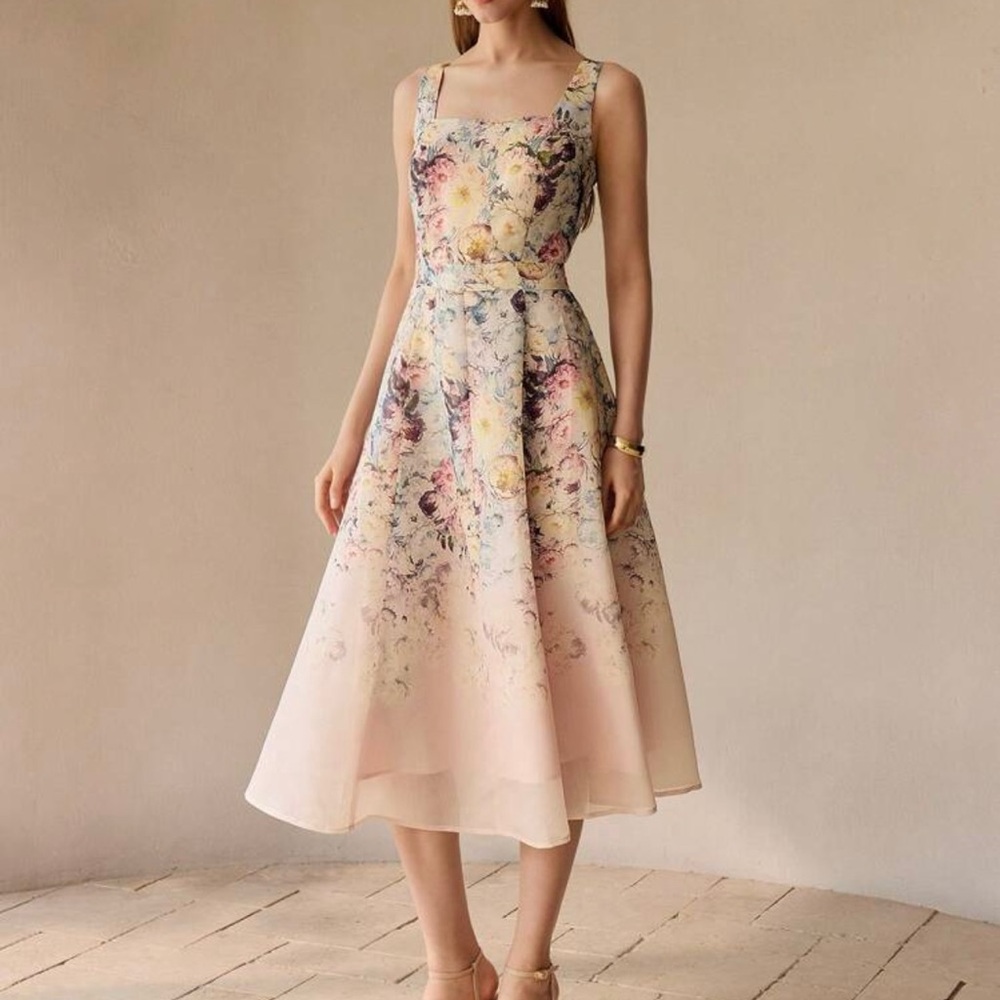 🩷MOTF floral dress size M - NWT